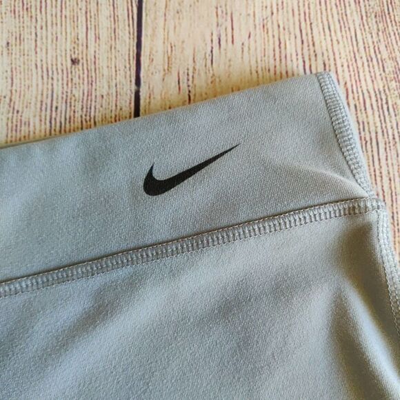 Girl's Nike Dri-Fit workout capri legging sz L - Picture 3 of 10